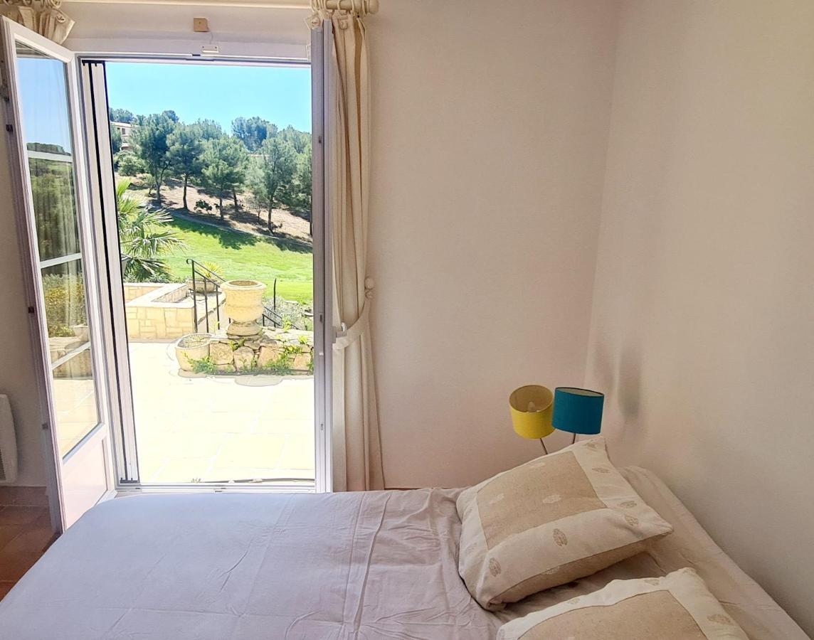 Villa Dans Cadre D'Exception - Golf, Piscine Et Tennis Prive Saint-Cyr-sur-Mer Eksteriør billede